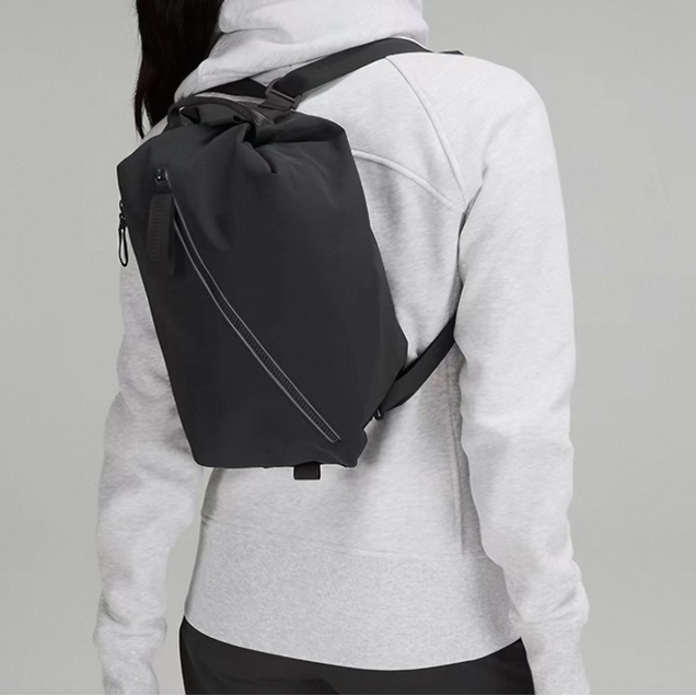 Stylish Black Backpack With Different Ways To Waer!